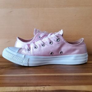 Converse Chuck Taylors All Star Pink Low Tops